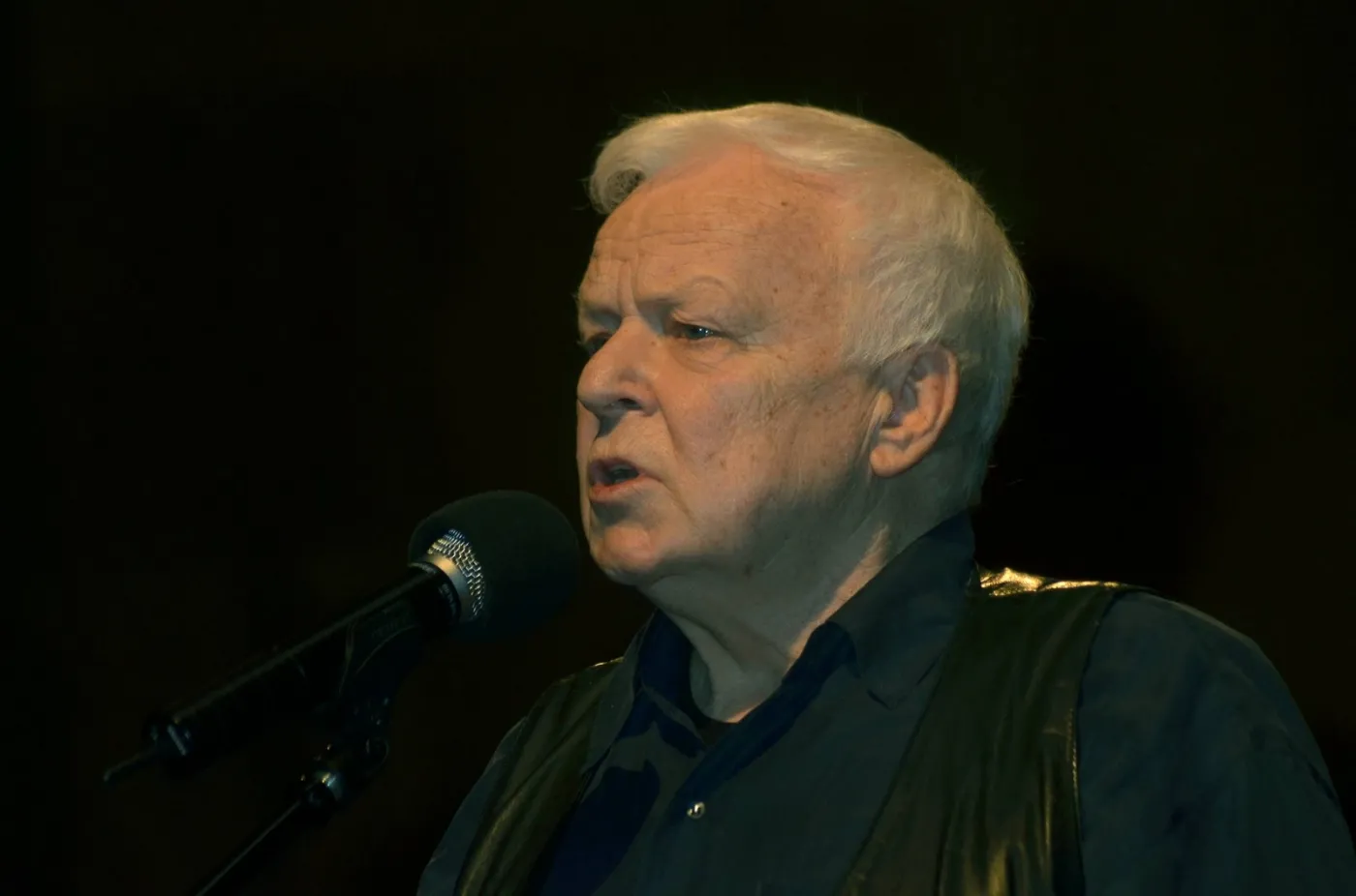 Marian Opania