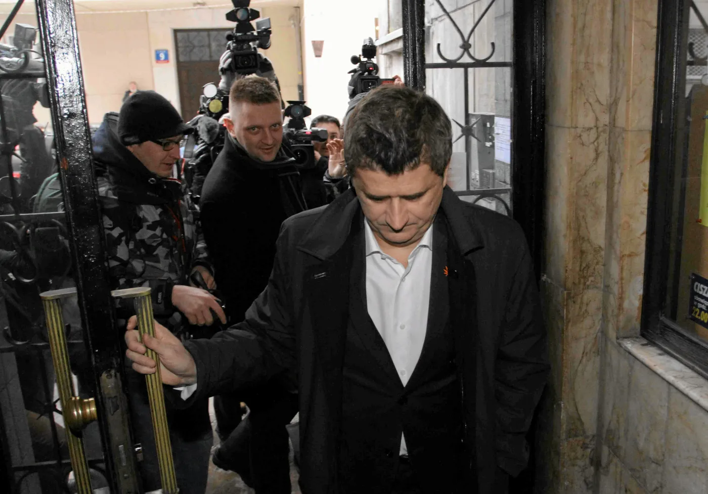Palikot wyprzedził Kaczyńskiego w rankingu nieufności