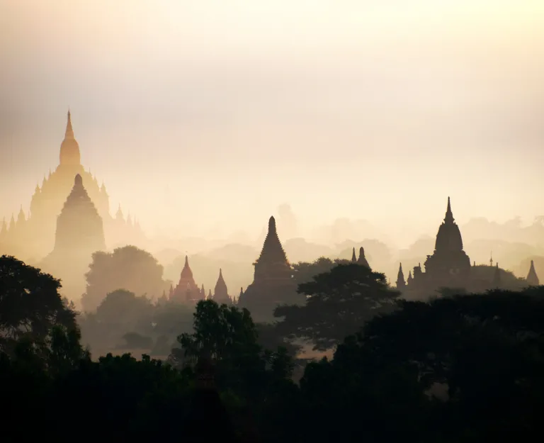 886430-swiatynie-bagan.jpg