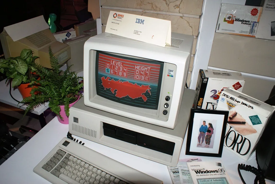 1527000-ibm-pc-xt-5160.jpg
