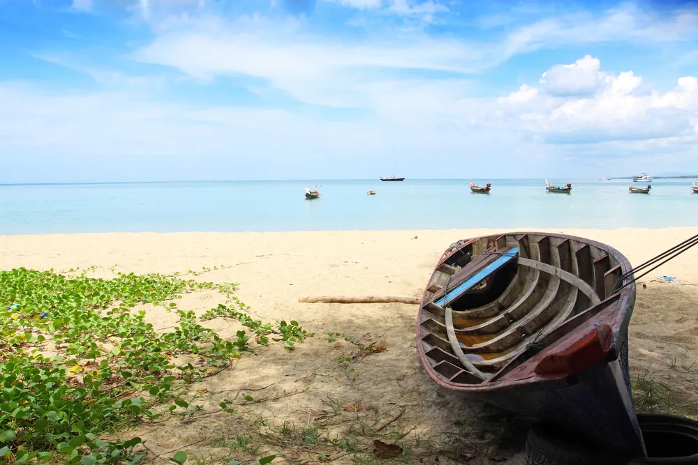 1526719-nai-yang-beach.jpg