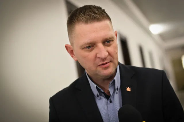Rozenek o marszu PiS 13 grudnia: Kaczyński nawet nie był internowany. To śmieszne i żałosne
