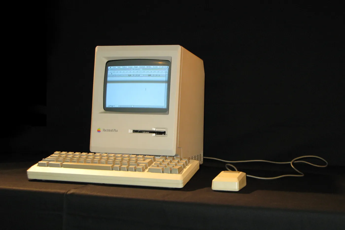 1644004-macintosh-plus.jpg