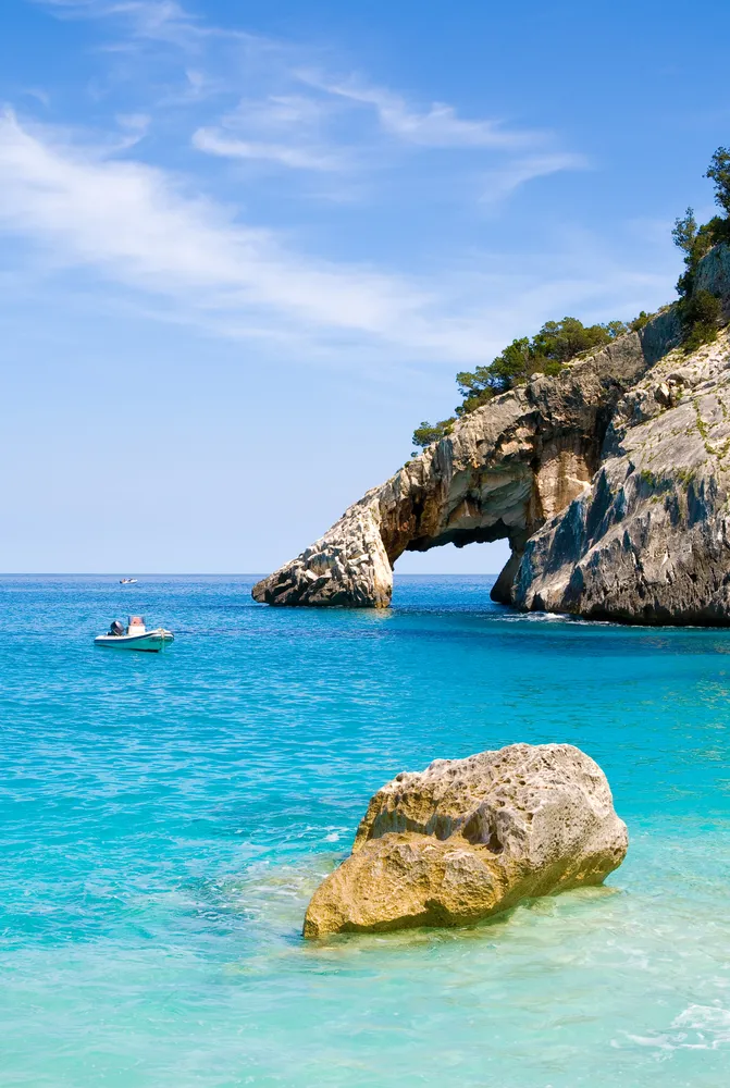 1311530-cala-goloritze.jpg