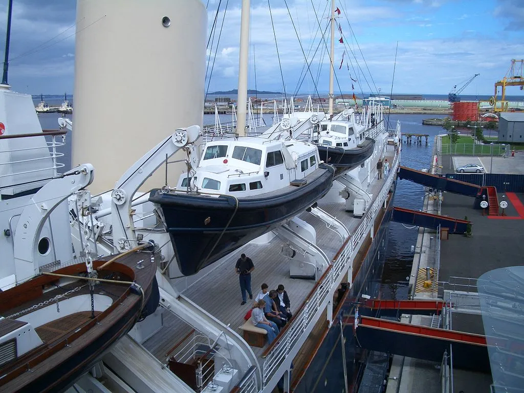 1508894-hmy-britannia.jpg