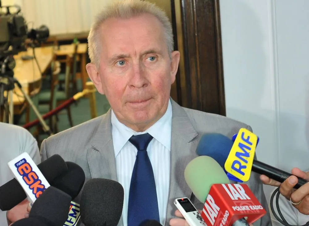 2055815-andrzej-czuma.jpg