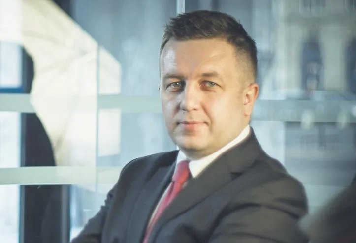 Zmiana osoby realizującej zadanie możliwa tylko za zgodą zamawiającego