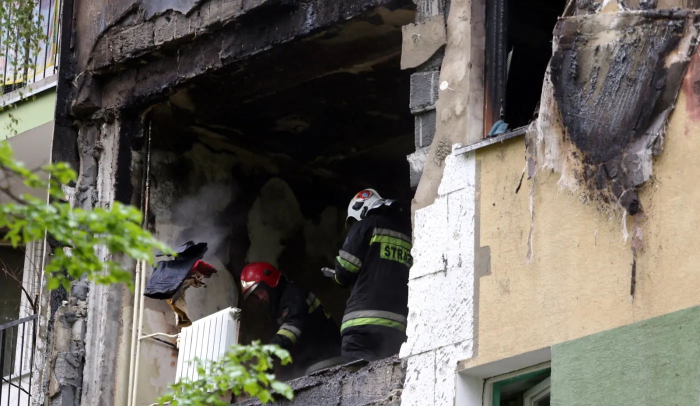 Nowy Targ (woj. małopolskie), Strażacy pracują na miejscu wybuchu gazu,  PAP/Grzegorz Momot