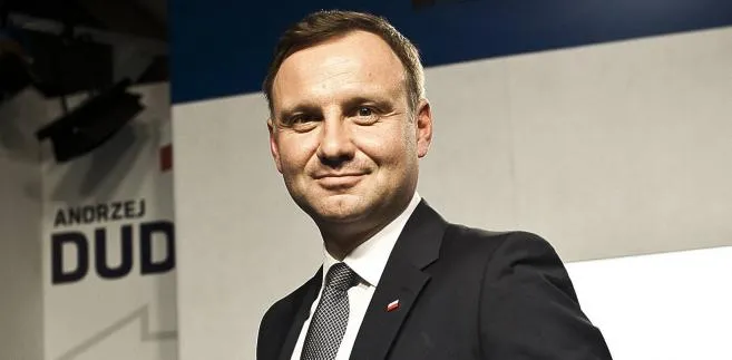 Komu ufają Polacy? Po równo Dudzie i Komorowskiemu, za nimi Kukiz