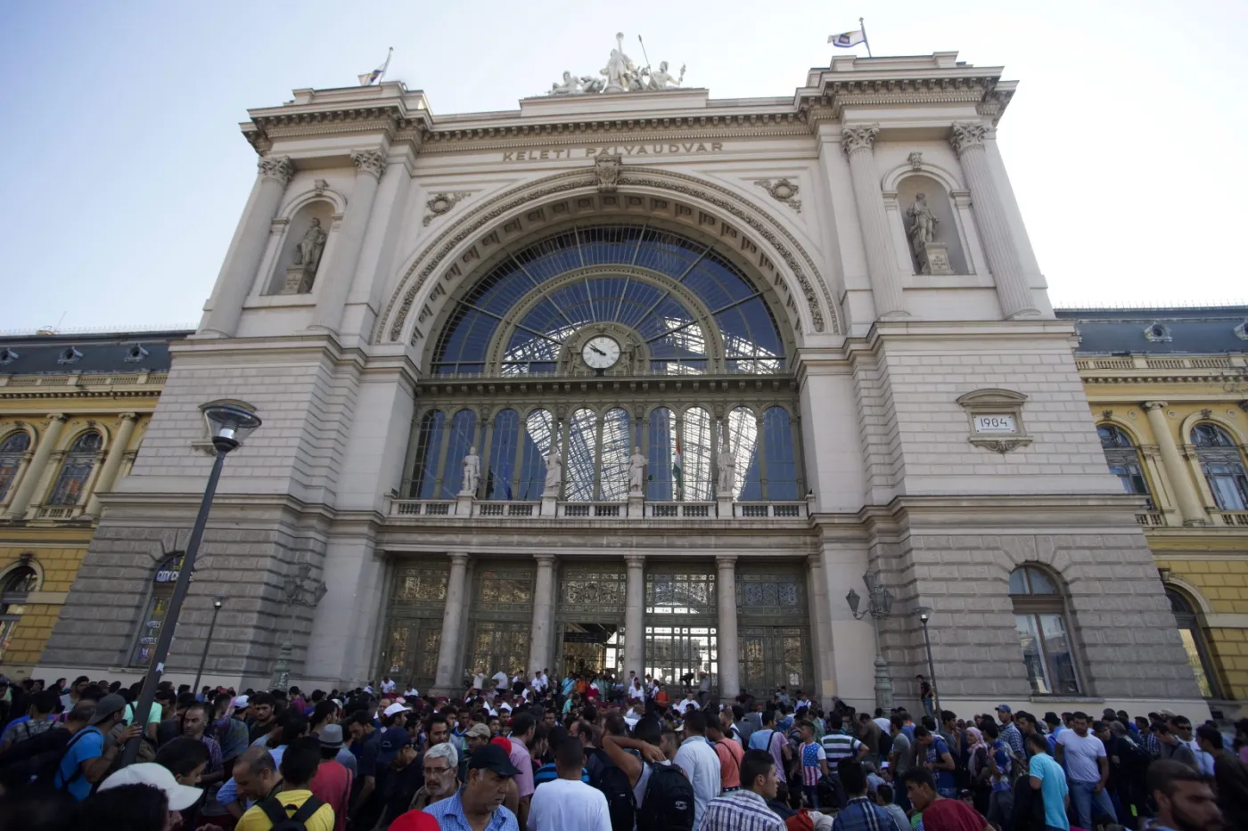 Węgry: Chaos na dworcu wschodnim w Budapeszcie. Imigranci grożą strajkiem