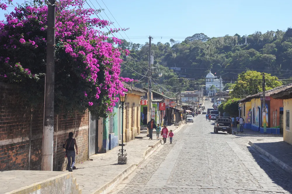 1890337-san-salvador.jpg