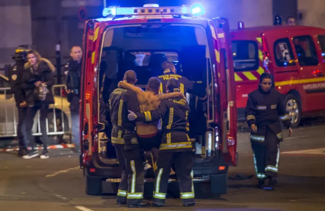 Zamachy terrorystyczne w Paryżu. Prezydent Hollande wprowadził stan wyjątkowy we Francji