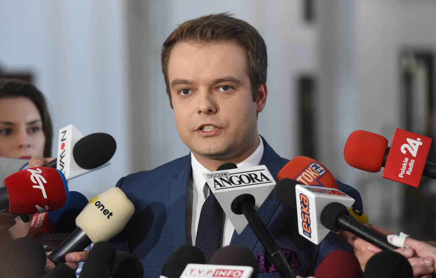 Bochenek: PO deklarowała, iż przyjmie de facto każdą ilość imigrantów islamskich