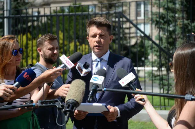 Policyjni tajniacy śledzą Ryszarda Petru? "Prowadzone są wobec mnie działania operacyjne"