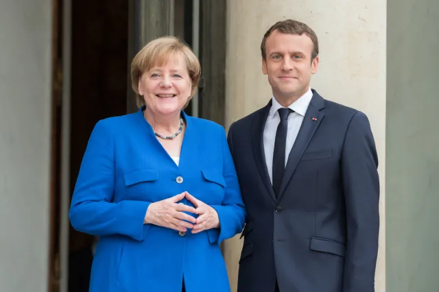 Taktyka wobec Polski: Zły Macron, dobra Merkel