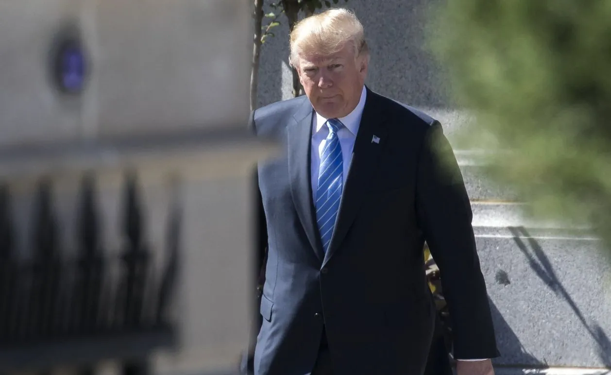 Ograniczenia w dostępie do broni po strzelaninie w Las Vegas? Trump: Będziemy rozmawiać o prawie do posiadania broni palnej