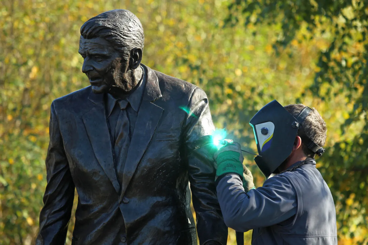 Reagan i Thatcher. Dziecięcy kult brutala i oszustki