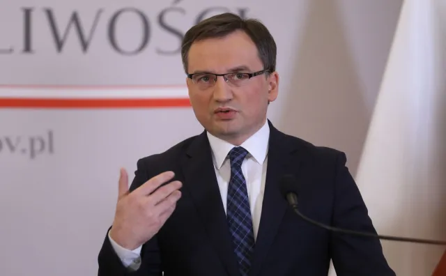 Odwołana prezes sądu w Krakowie zapowiada pozew przeciwko Ziobrze. Reakcja ministerstwa