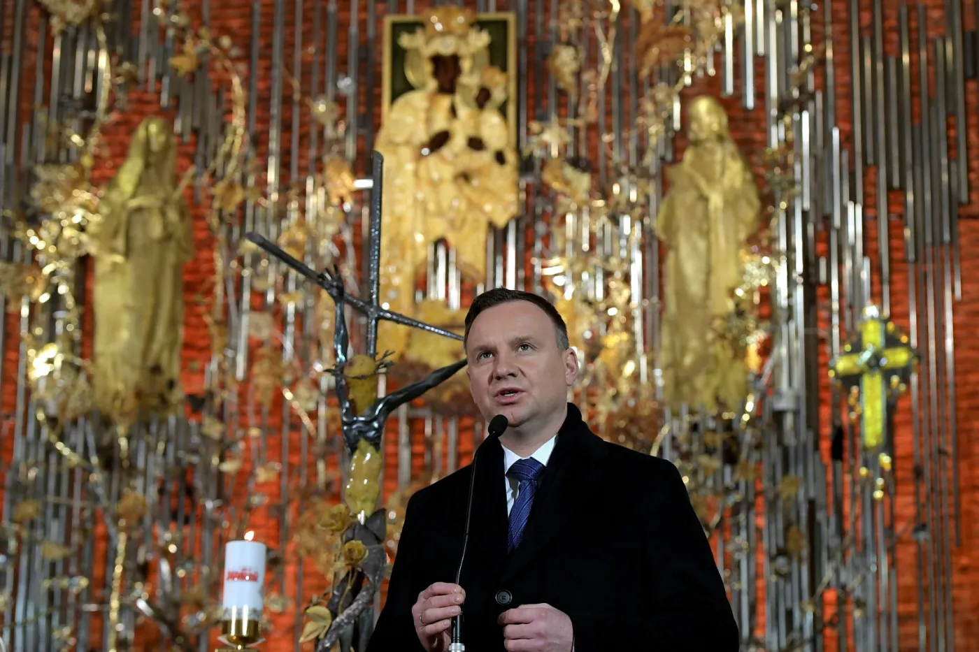 Prezydent: broniąc sowieckiego panowania władze nie wahały się strzelać do ludzi