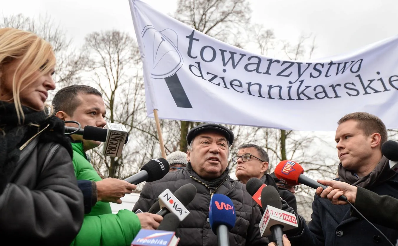 PO: Nie można ograniczać dziennikarzom dostępu do posłów i informacji