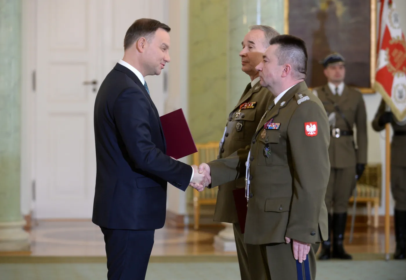 Macierewicz czy Duda? Kto, tak naprawdę jest zwierzchnikiem wojska