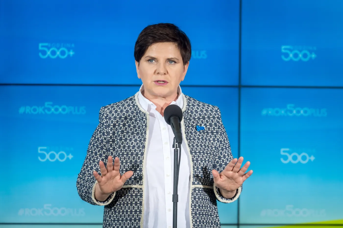 Szydło: "O 94 proc. zmalało ubóstwo wśród dzieci. Zobaczcie jak niewiele trzeba było"