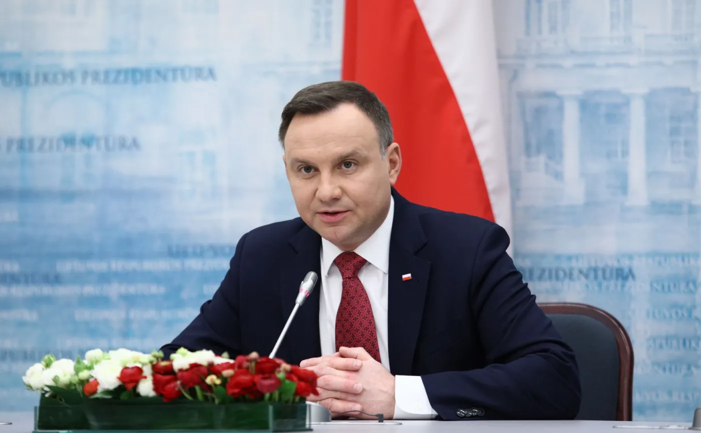 Mucha: Prezydent oczekuje, że zostaną podjęte ustalone działania ws. ekshumacji na Ukrainie