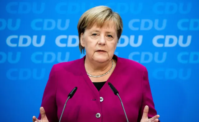 Merkel musi odejść. Najlepiej do Brukseli [OPINIA]