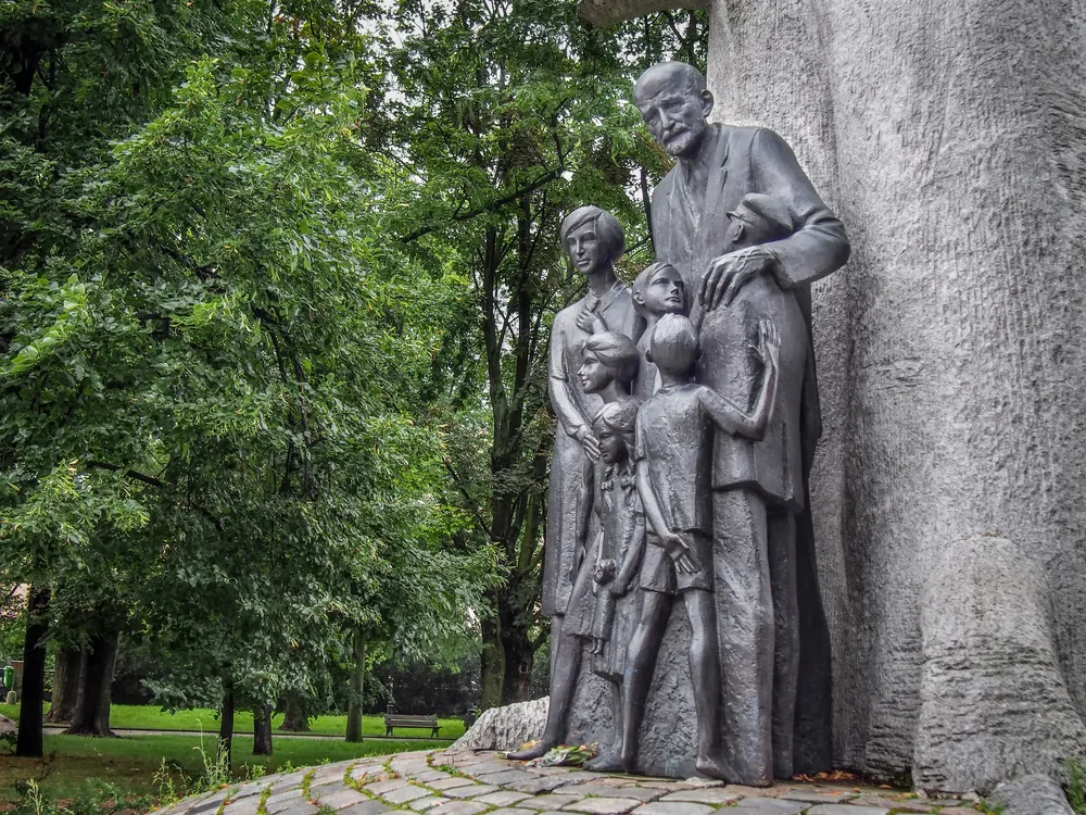 Ludzie niepodległości: Janusz Korczak, uczył tęsknić za lepszym życiem