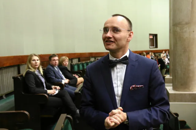 Pawlak do SN: Podważenie statusu sędziów odbierze tysiącom dzieci ich prawa