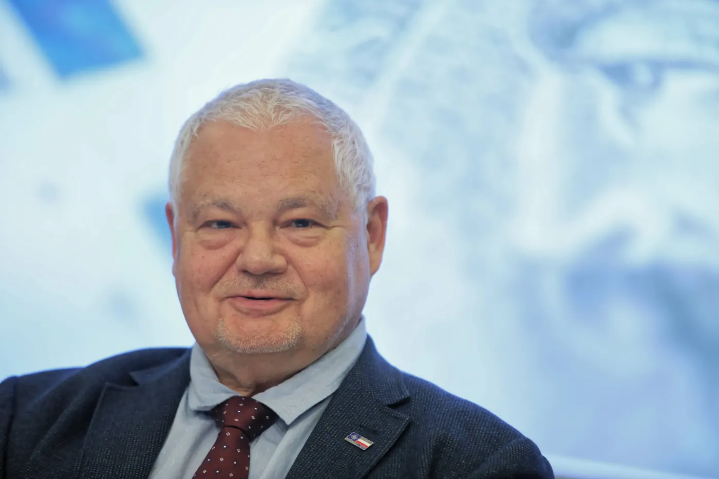 Rządy i banki centralne łagodzą rynkową panikę