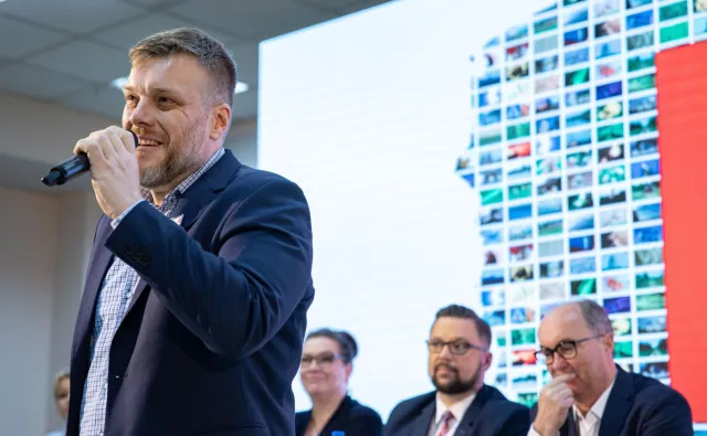 Zandberg: Podstawowy problem to załamanie się dochodów gospodarstw