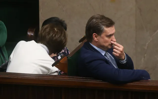 Ziobro: Projekt ws. odpowiedzialności urzędników wymagał rozmowy