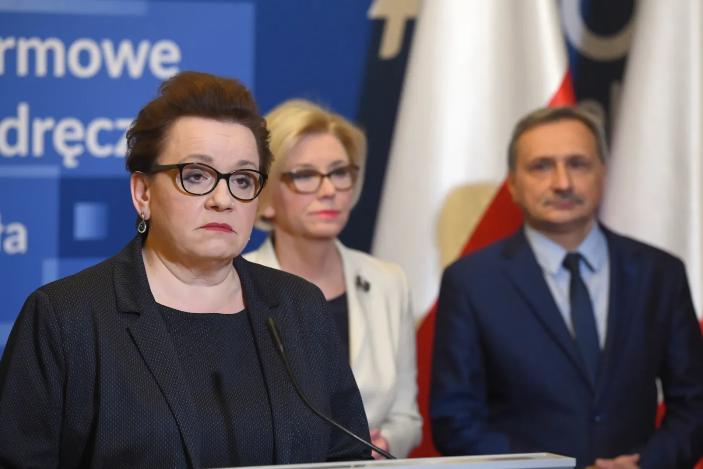 Zalewska: Zwracam się do nauczycieli z prośbą, by byli przy swoich uczniach