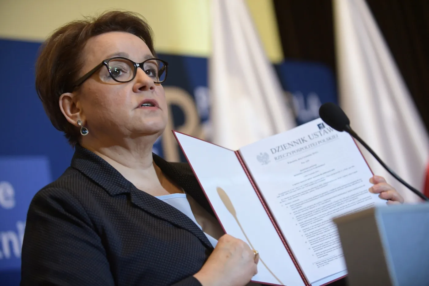 Zalewska o egzaminie ósmoklasisty i zagrożeniu matur: Wszystko w tej chwili w rękach dyrektorów