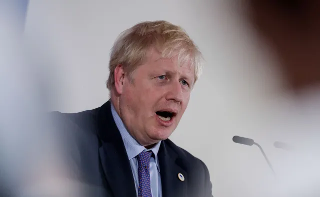 Johnson grozi wycofaniem ustawy i nowymi wyborami