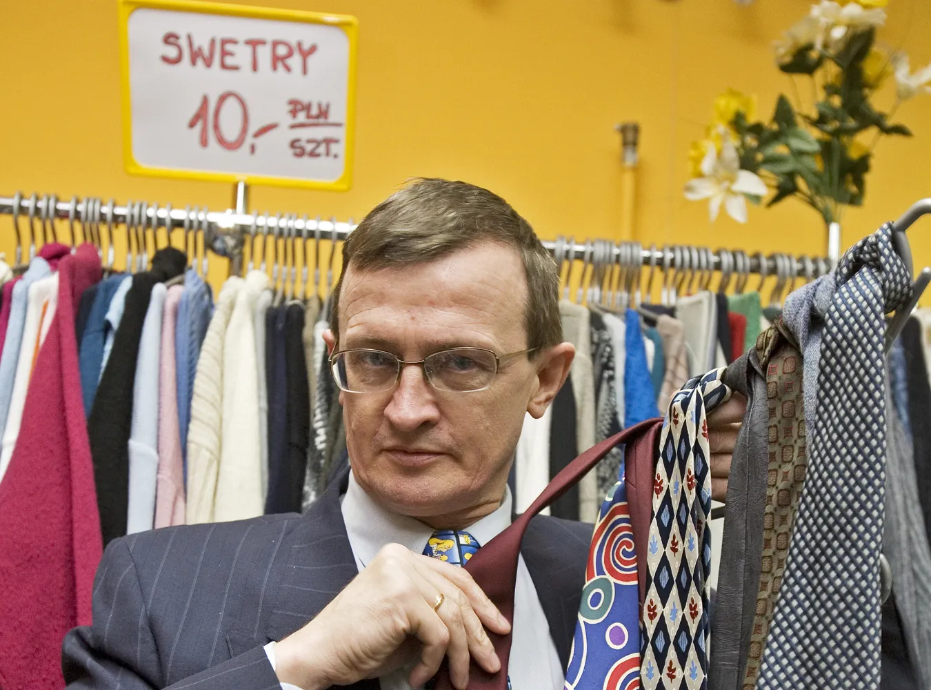 Tadeusz Cymański nie kryje, że lubi ubierać się w lumpexie
