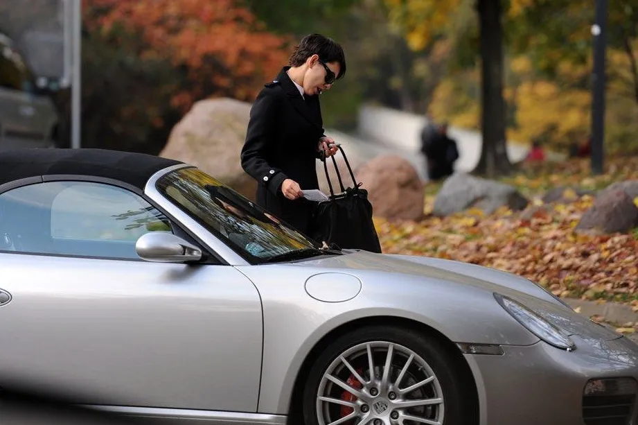 Gardias się rozwodzi, więc sprzedaje porsche