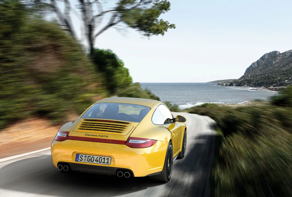 911 Carrera 4 GTS - 408 KM i napęd na cztery koła