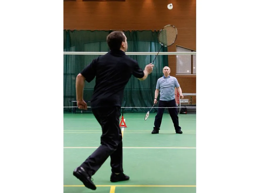 2176221-badminton.jpg