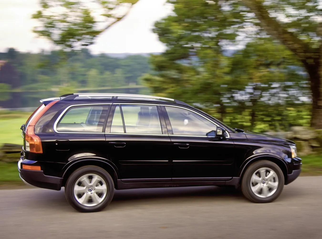 Podobnym modelem Volvo XC90 Hofman szalał niedawno po stolicy, łamiąc ograniczenia prędkości