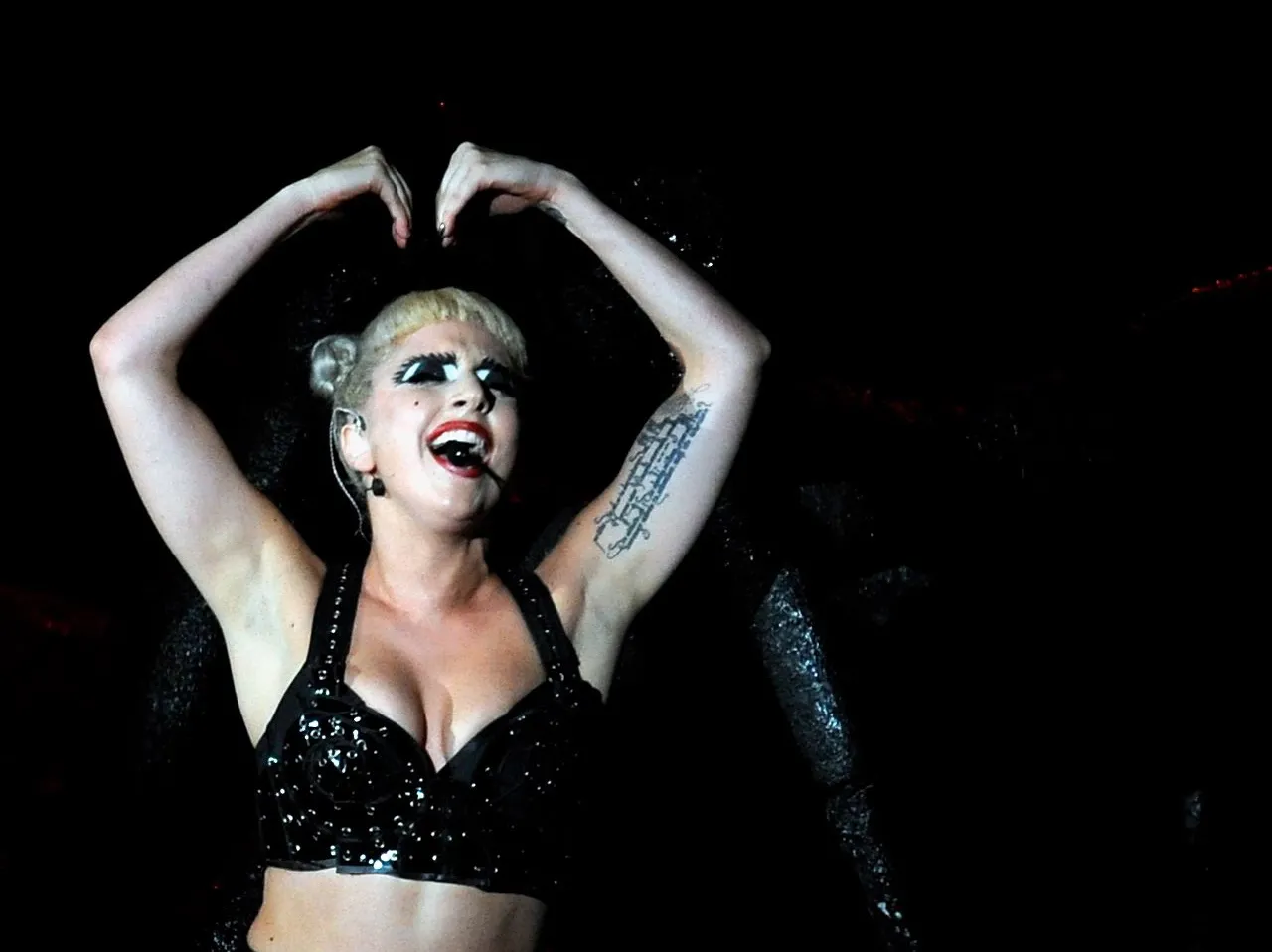 2212194-lady-gaga.jpg