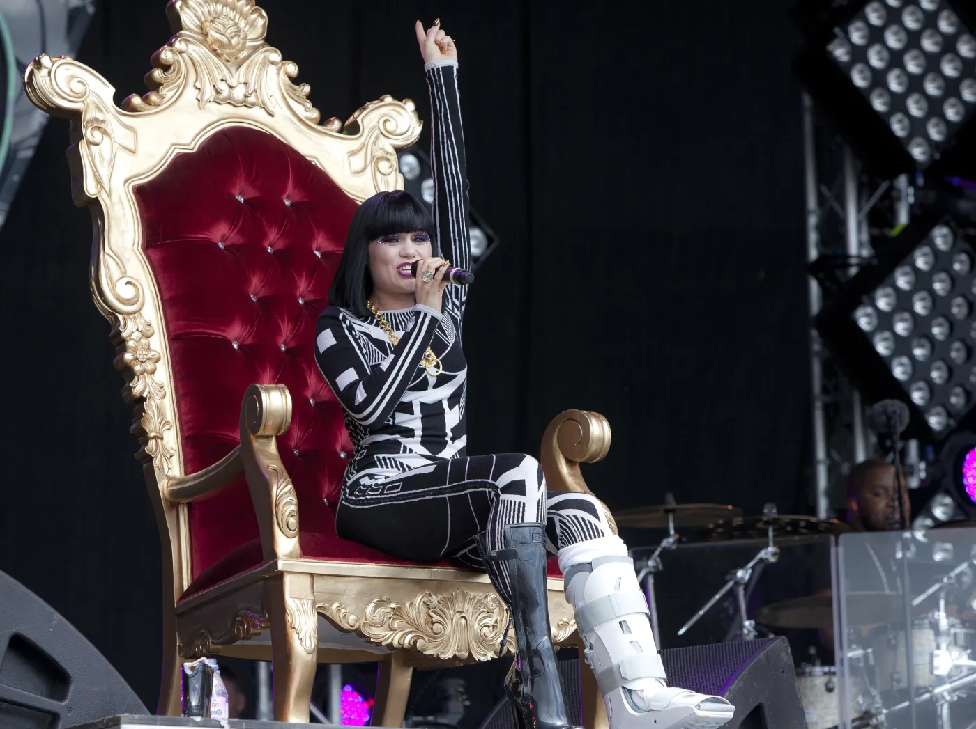 2212567-jessie-j.jpg