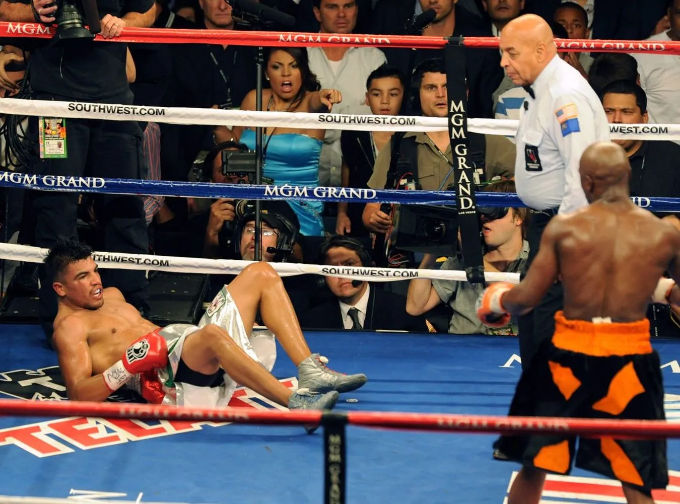 Floyd Mayweather Jr. zdobył pas mistrza świata