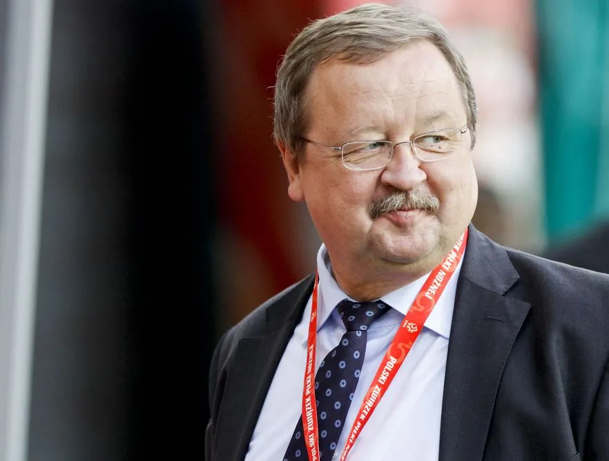 Pijany notabl z PZPN? Żenujące tłumaczenia Kręciny