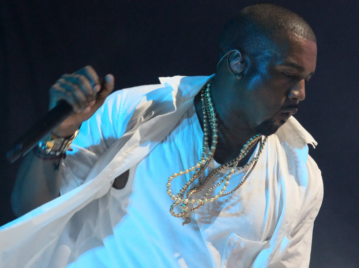 2392316-kanye-west.jpg