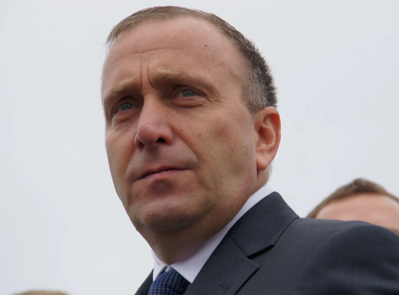 Schetyna ukorzył się przed Tuskiem i jedzie "w dalekie miejsce"