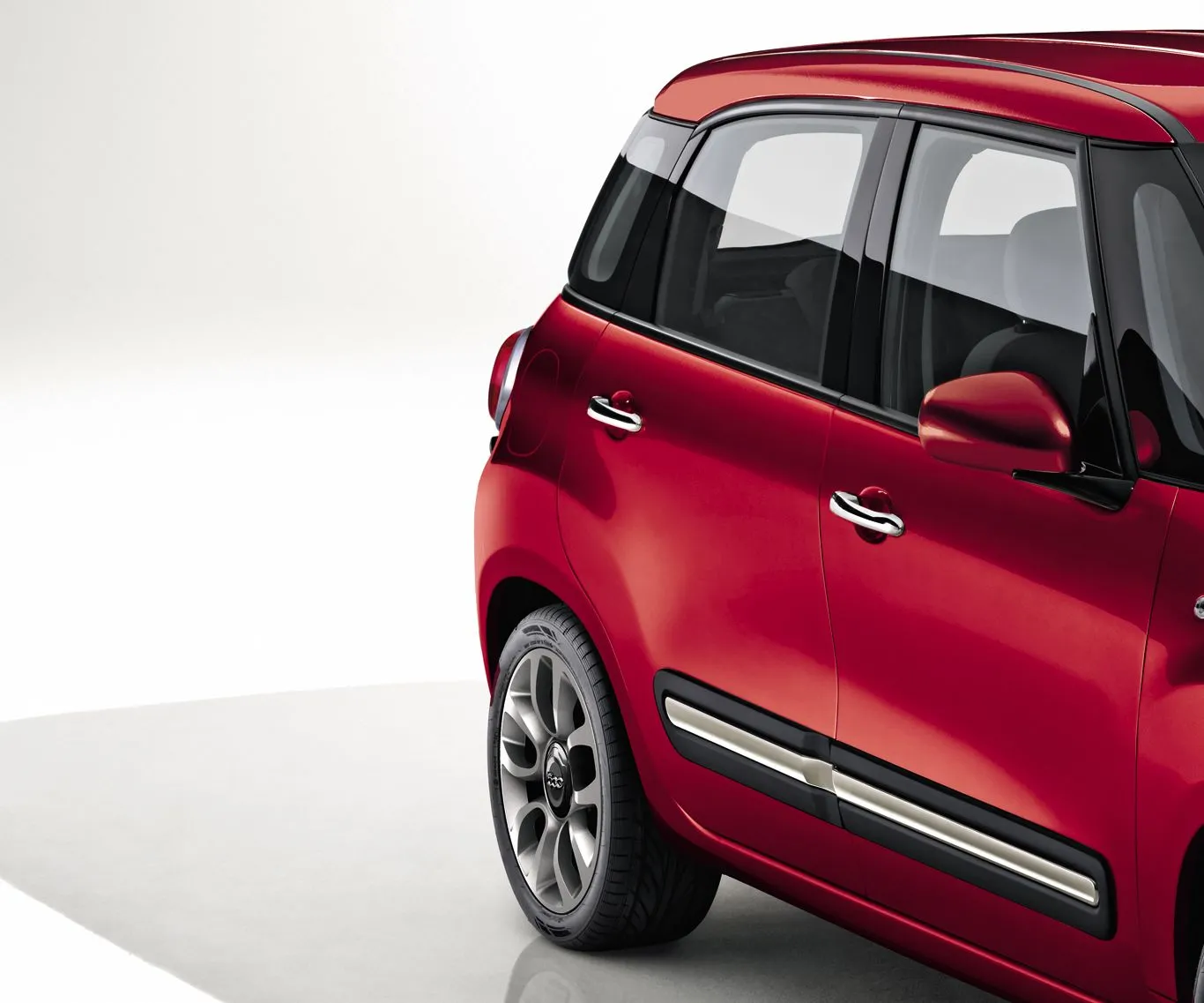 3042339-fiat-500l.jpg
