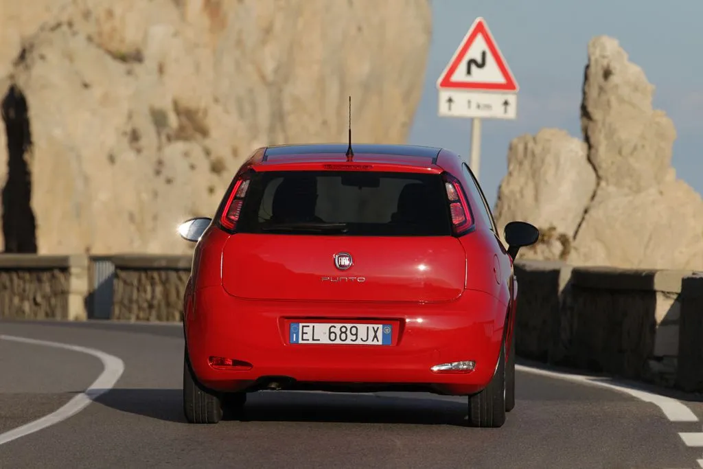 3067460-fiat-punto.jpg