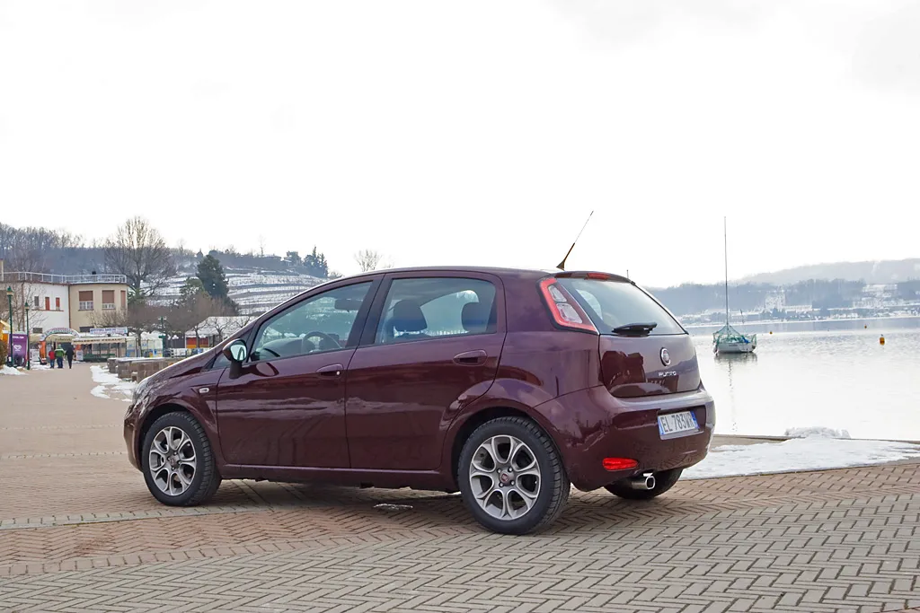 3090684-fiat-punto.jpg
